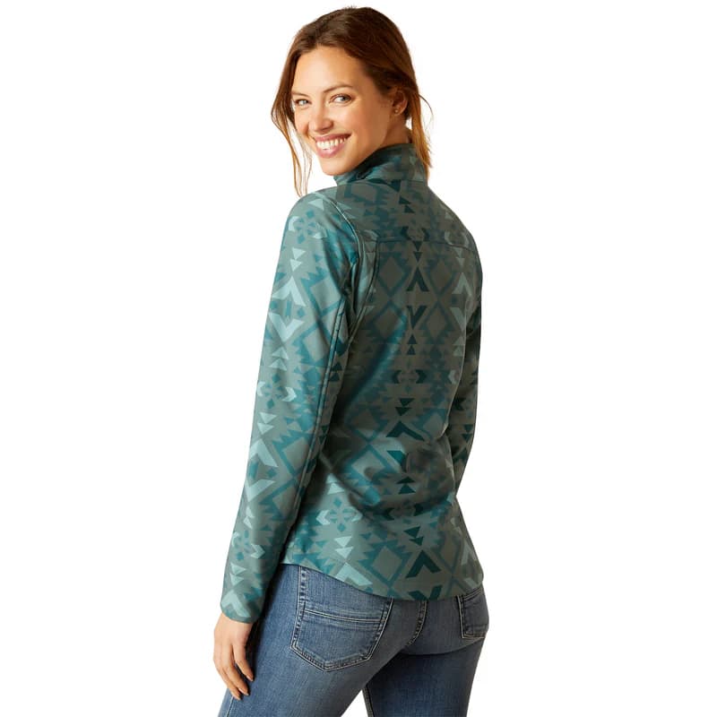 Chamarra Softshell Ariat con Estampado Pinewood