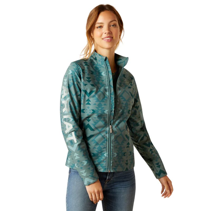 Chamarra Softshell Ariat con Estampado Pinewood